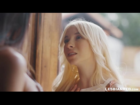 ❤️ Jenta kommer hjem noen måneder senere og ender opp med å spise stemorens fitte ❤️❌ Analvideo hos oss ❌️