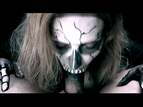 ❤️ Demon jente suger kuk med sin svarte munn og svelger cum. ❤️❌ Analvideo hos oss ❌️